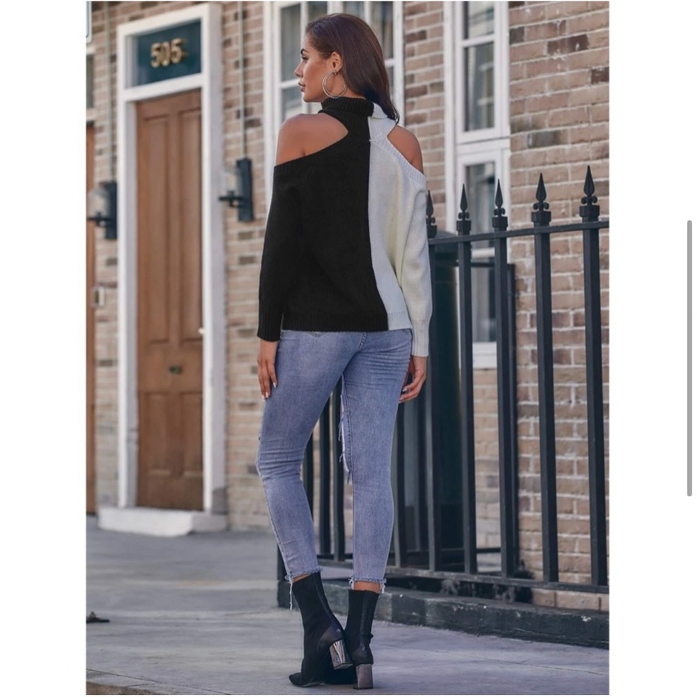 Cold Shoulder Colorblock Sweater - Picture 3 of 7